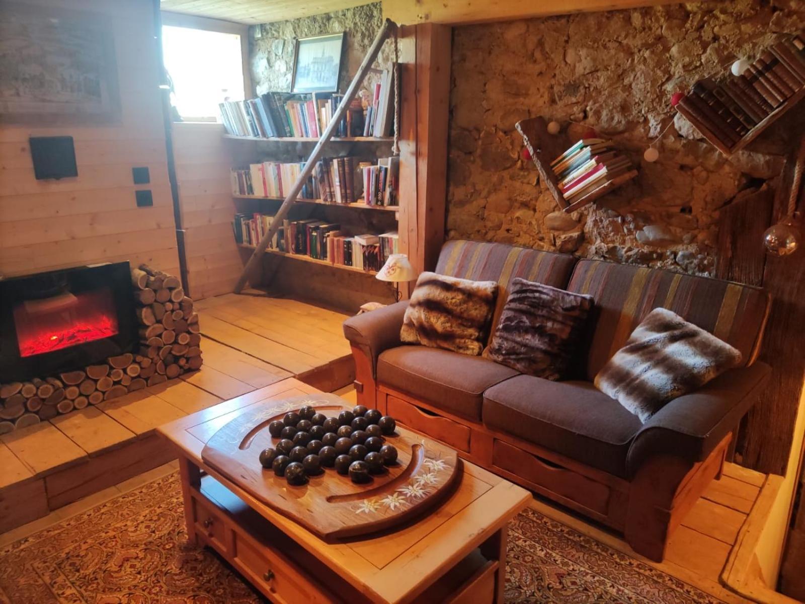 La Chambre Savoyarde Chez Les Garcons Saint-Paul-sur-Yenne エクステリア 写真